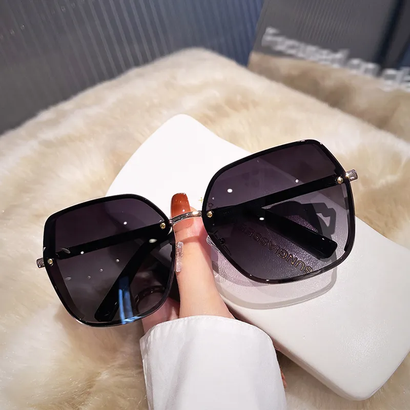 CinvaiKrose PC Metal Square Large Frame Sunglasses Women's-1