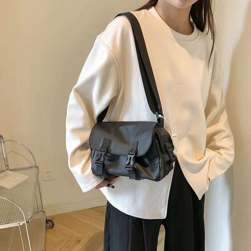 Travel Oxford Crossbody Bag Regular Unisex Black-11