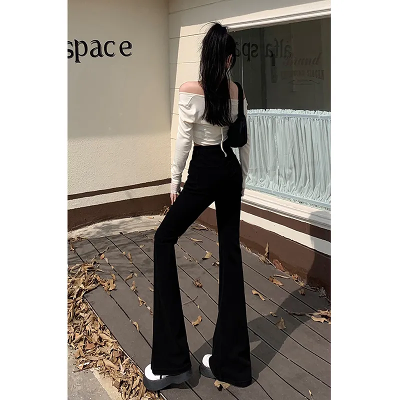 The New Age Family Jeans Women's-11