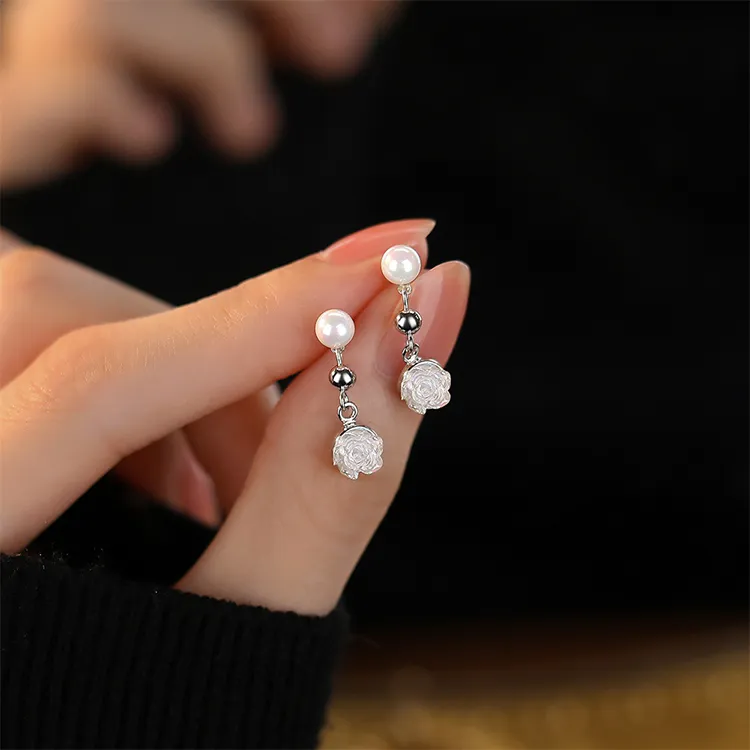 ALI THE FOX S 999 Fine Silver Stud Earrings Women's-1