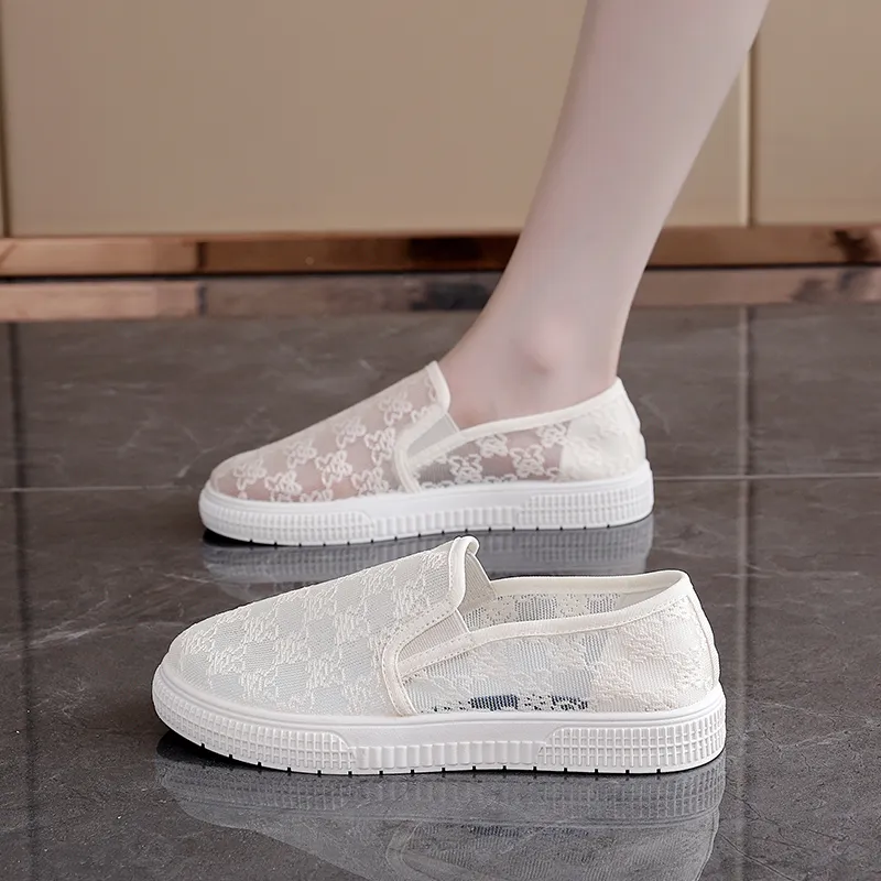 SUPEREDGE Anti Slip Wear Resistant Low Top Casual Shoes Women's White-2