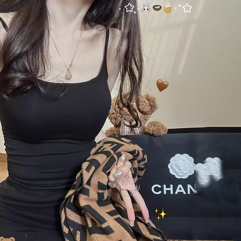 Puppytown Tank Tops Women's-2