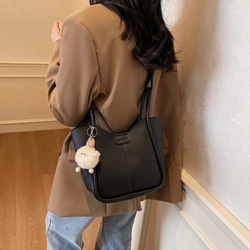 TOUTSEUL YOLO PU Shoulder Bag Women's Black/Khaki/Ecru/Coffee-5