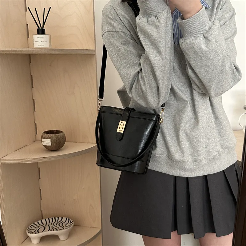 TOUTSEUL YOLO PU One Shoulder Handbag Women's Multicolor-10