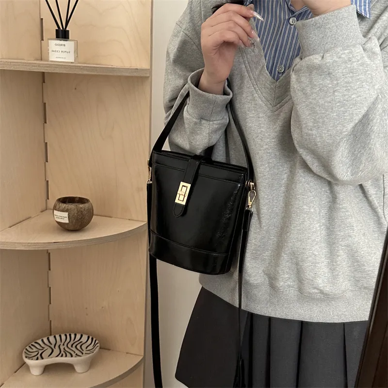 TOUTSEUL YOLO PU One Shoulder Handbag Women's Multicolor-9