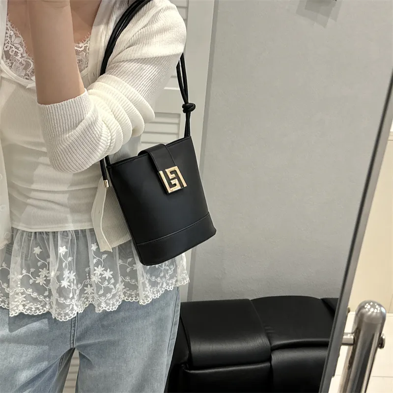 TOUTSEUL YOLO PU Bucket Bag, Shoulder Bag Women's Multicolor-10