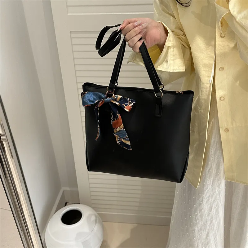 TOUTSEUL YOLO Pu Tote Bag, Shoulder Bag Regular Women's Black/Light Brown/Dark Brown-1