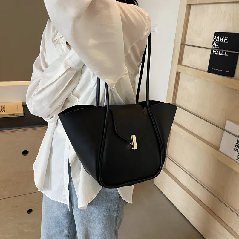 TOUTSEUL YOLO PU Shoulder Bag Women's Ecru/Black/Khaki/Coffee/Brown-8