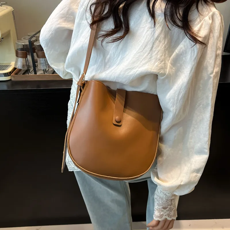 TOUTSEUL YOLO PU Shoulder Bag Women's White/Black/Light Brown/Dark Brown-17