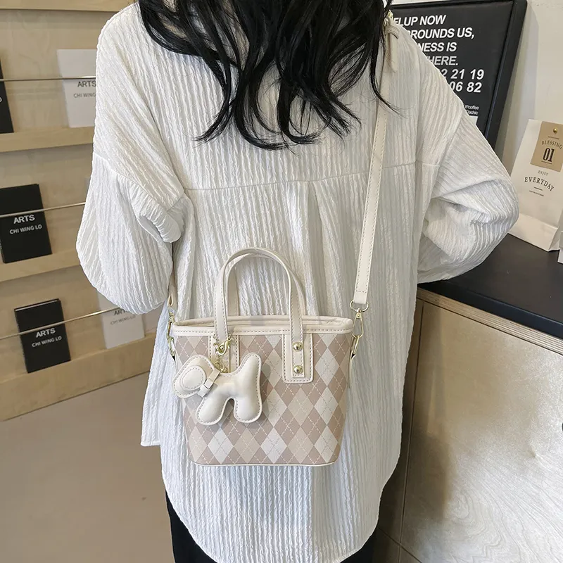 TOUTSEUL YOLO PU One Shoulder Handbag Women's White/Pink/Brown/Black-3