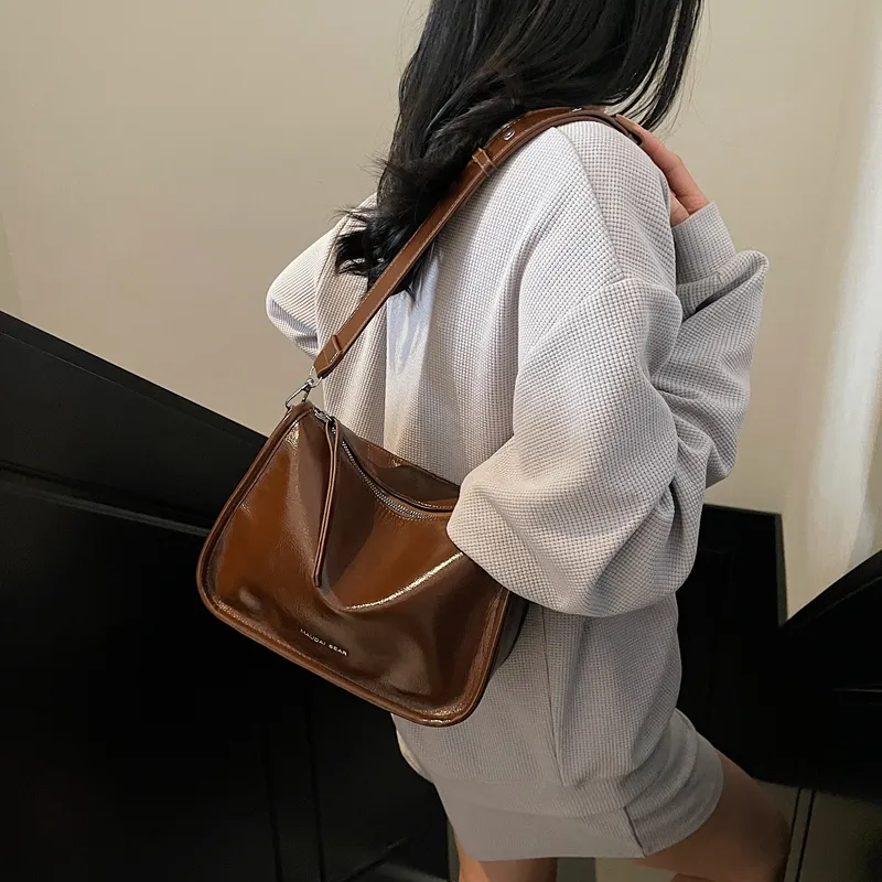 TOUTSEUL YOLO PU Shoulder Bag Regular Women's Black/Khaki/Brown/Ecru-14