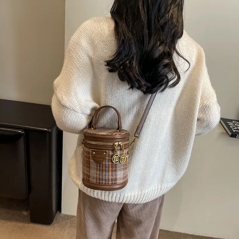 TOUTSEUL YOLO Woolen Bucket Bag Handbag Women's Brown Plaid/Gray Plaid-8