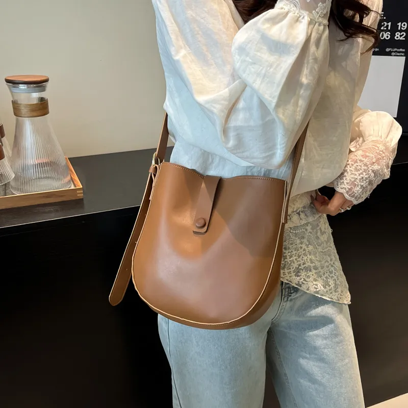 TOUTSEUL YOLO PU Shoulder Bag Women's White/Black/Light Brown/Dark Brown-15