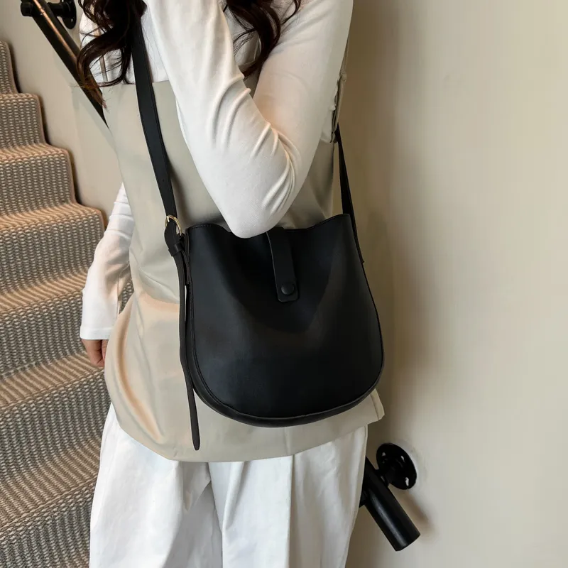 TOUTSEUL YOLO PU Shoulder Bag Women's White/Black/Light Brown/Dark Brown-7