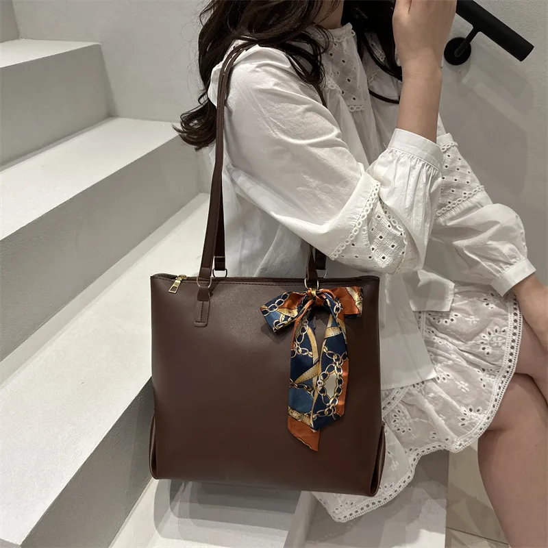 TOUTSEUL YOLO Pu Tote Bag, Shoulder Bag Regular Women's Black/Light Brown/Dark Brown-13