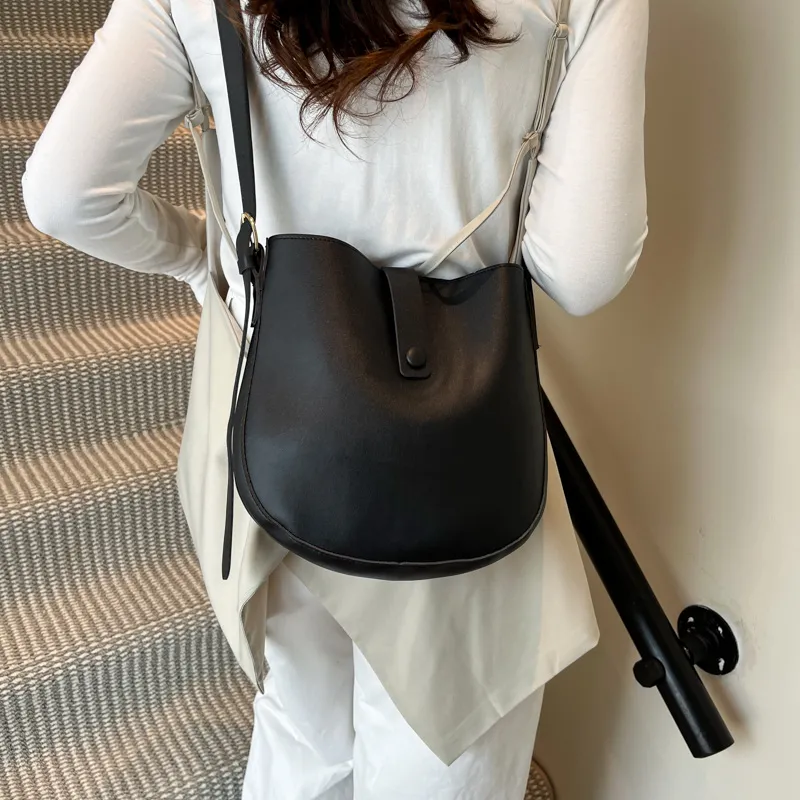TOUTSEUL YOLO PU Shoulder Bag Women's White/Black/Light Brown/Dark Brown-11