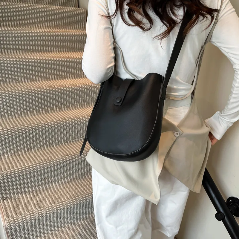 TOUTSEUL YOLO PU Shoulder Bag Women's White/Black/Light Brown/Dark Brown-9