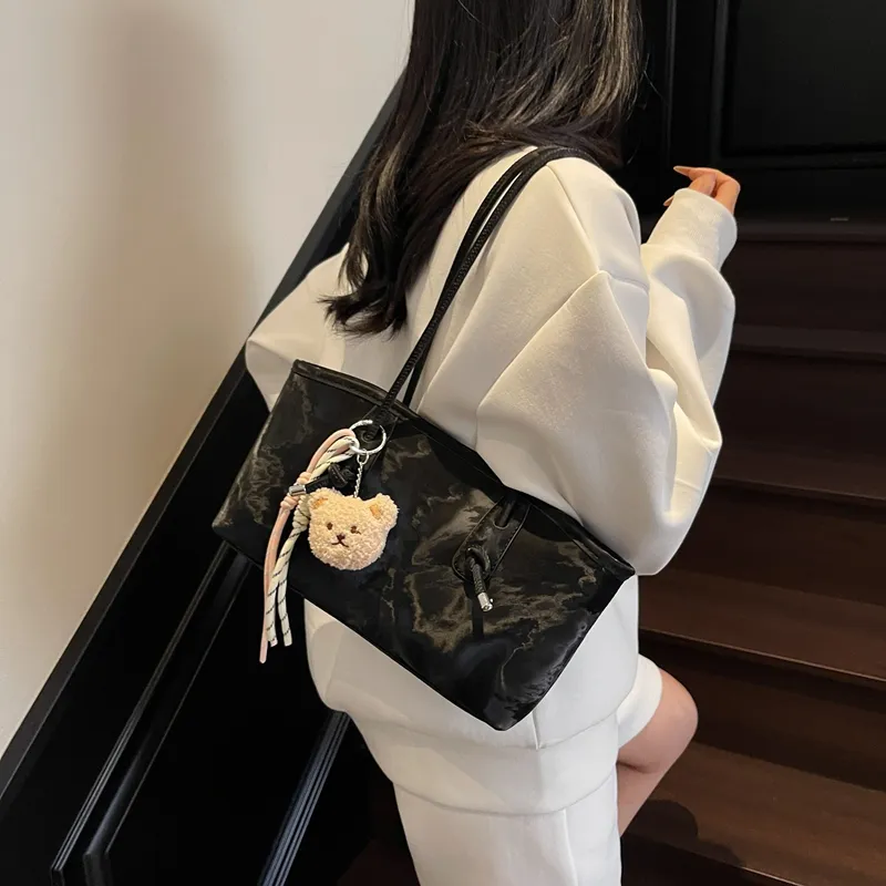 TOUTSEUL YOLO PU Shoulder Bag Women's Pink/Ecru/Silver/Black/Green-17
