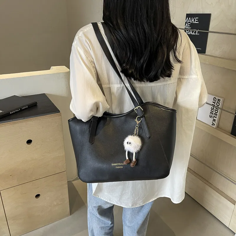TOUTSEUL YOLO PU Shoulder Bag Women's Beige/Black/Coffee/Brown-10