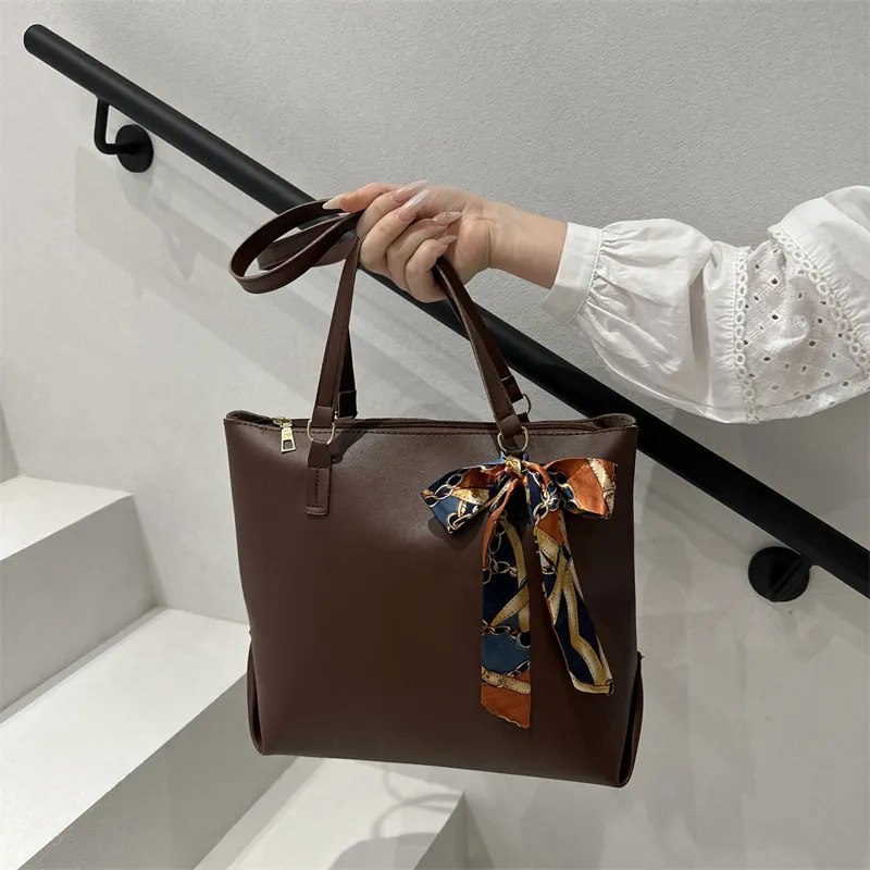 TOUTSEUL YOLO Pu Tote Bag, Shoulder Bag Regular Women's Black/Light Brown/Dark Brown-11