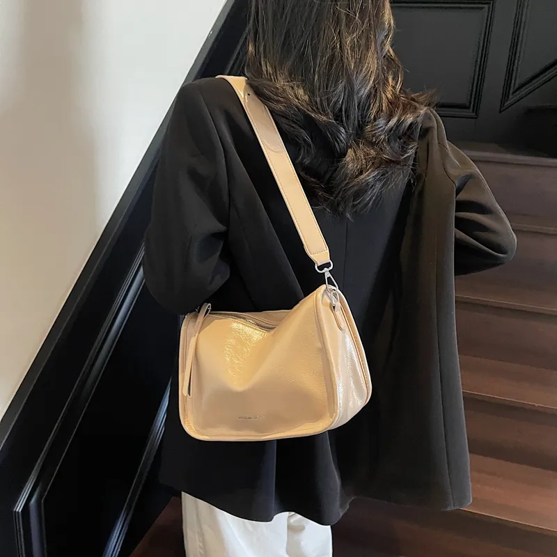 TOUTSEUL YOLO PU Shoulder Bag Regular Women's Black/Khaki/Brown/Ecru-9
