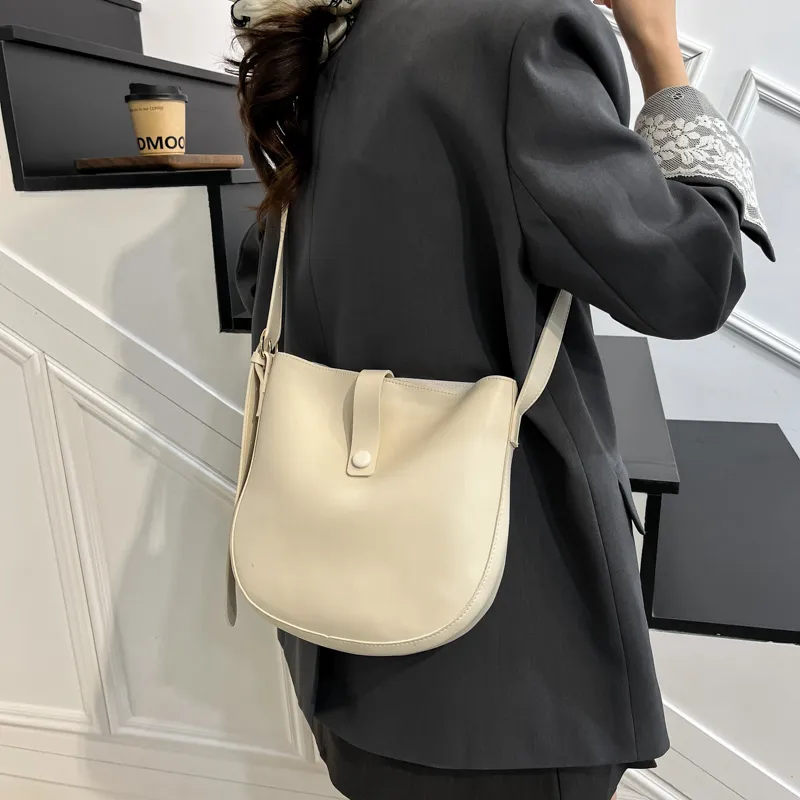 TOUTSEUL YOLO PU Shoulder Bag Women's White/Black/Light Brown/Dark Brown-5