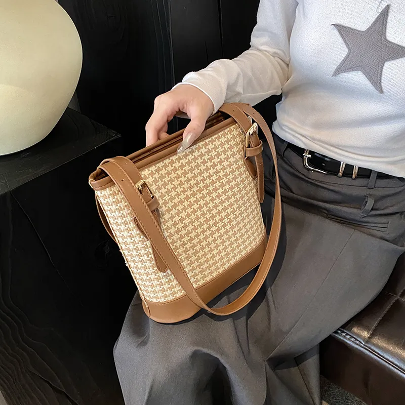 TOUTSEUL YOLO Straw Woven Shoulder Bag Women's Multicolor-19