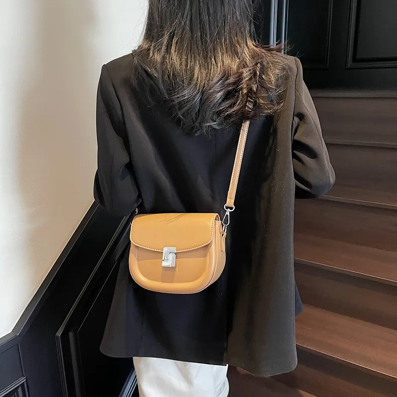 TOUTSEUL YOLO PU Shoulder Bag Women's Beige/Silver/Black/Khaki-21