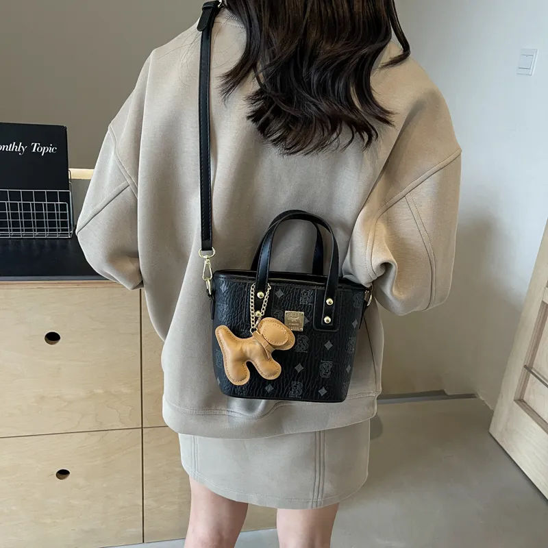 TOUTSEUL YOLO PU One Shoulder Handbag Women's Ecru/Black/Dark Brown/Pink-5
