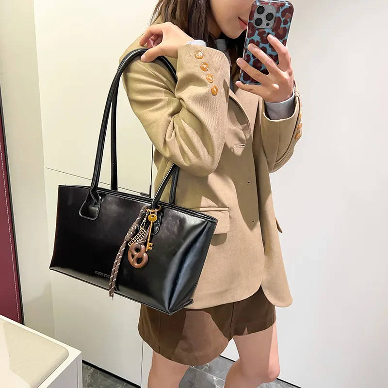 TOUTSEUL YOLO PU Shoulder Bag Women's Ancora Red/Black/Coffee/Brown/Ecru-11