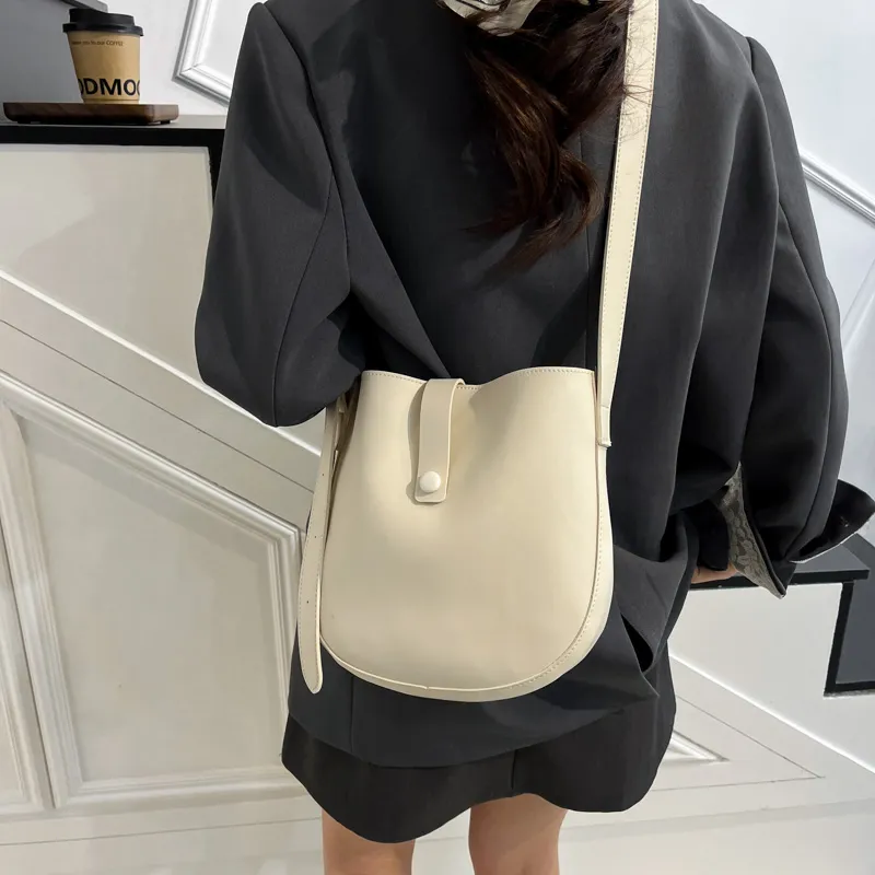 TOUTSEUL YOLO PU Shoulder Bag Women's White/Black/Light Brown/Dark Brown-3