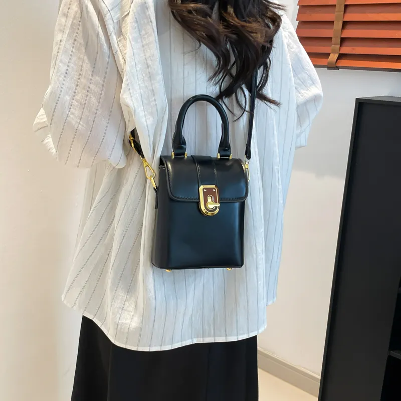TOUTSEUL YOLO PU One Shoulder Handbag Regular Women's White/Black/Khaki-8
