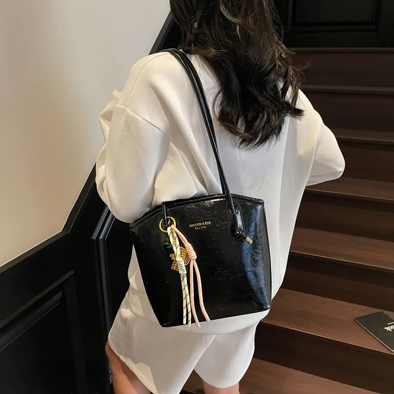 TOUTSEUL YOLO PU Bucket Bag, Shoulder Bag Women's Beige/Silver/Black/Light Blue/Pink/Ankara Red-5