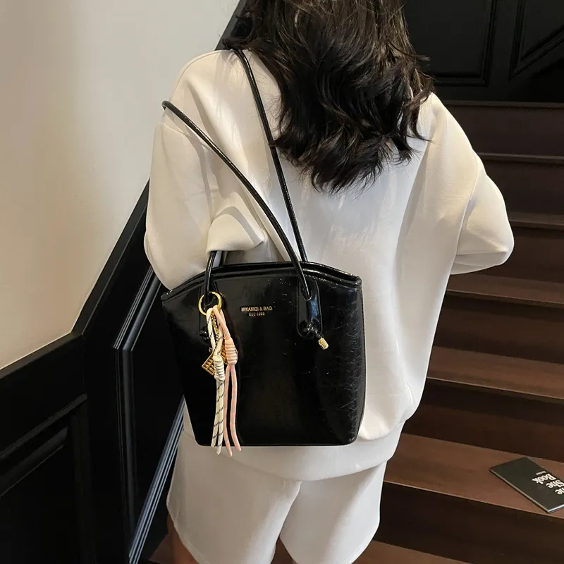 TOUTSEUL YOLO PU Bucket Bag, Shoulder Bag Women's Beige/Silver/Black/Light Blue/Pink/Ankara Red-7
