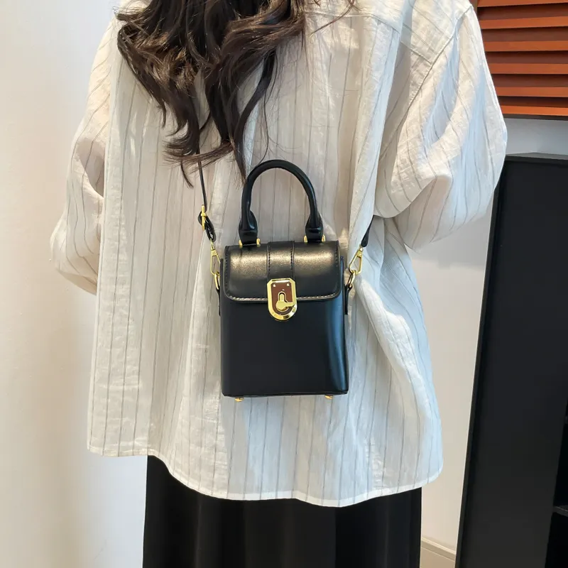 TOUTSEUL YOLO PU One Shoulder Handbag Regular Women's White/Black/Khaki-9