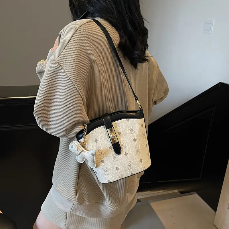 TOUTSEUL YOLO PU Shoulder Bag Women's White & Brown/White & Black/Black & Pink/Brown-6