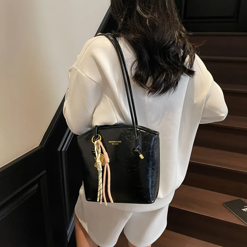TOUTSEUL YOLO PU Bucket Bag, Shoulder Bag Women's Beige/Silver/Black/Light Blue/Pink/Ankara Red-6