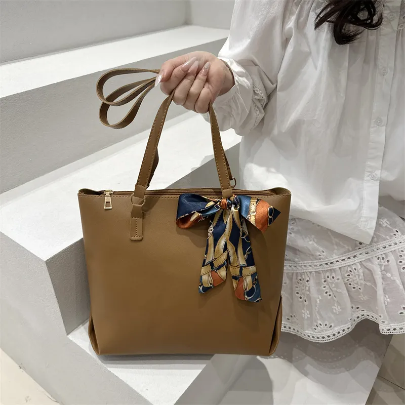 TOUTSEUL YOLO Pu Tote Bag, Shoulder Bag Regular Women's Black/Light Brown/Dark Brown-6