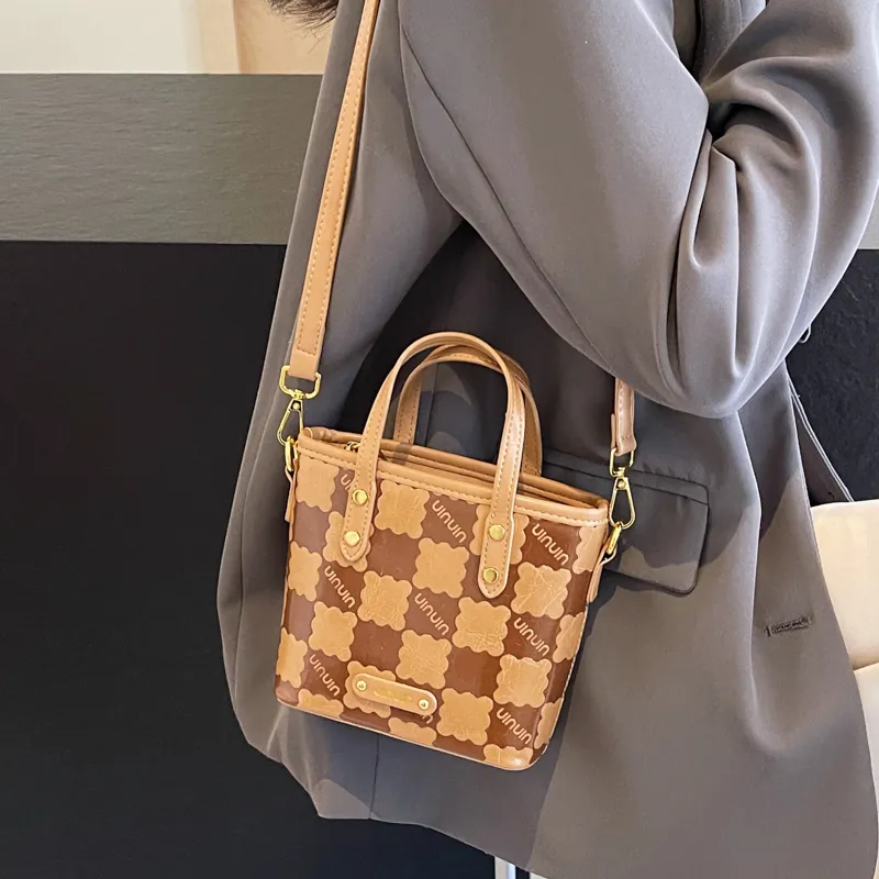 TOUTSEUL YOLO Pu One Shoulder Handbag Unisex Ecru/Pink/Brown-13