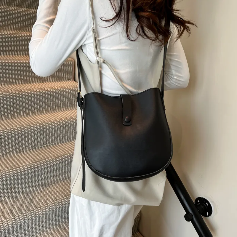TOUTSEUL YOLO PU Shoulder Bag Women's White/Black/Light Brown/Dark Brown-8