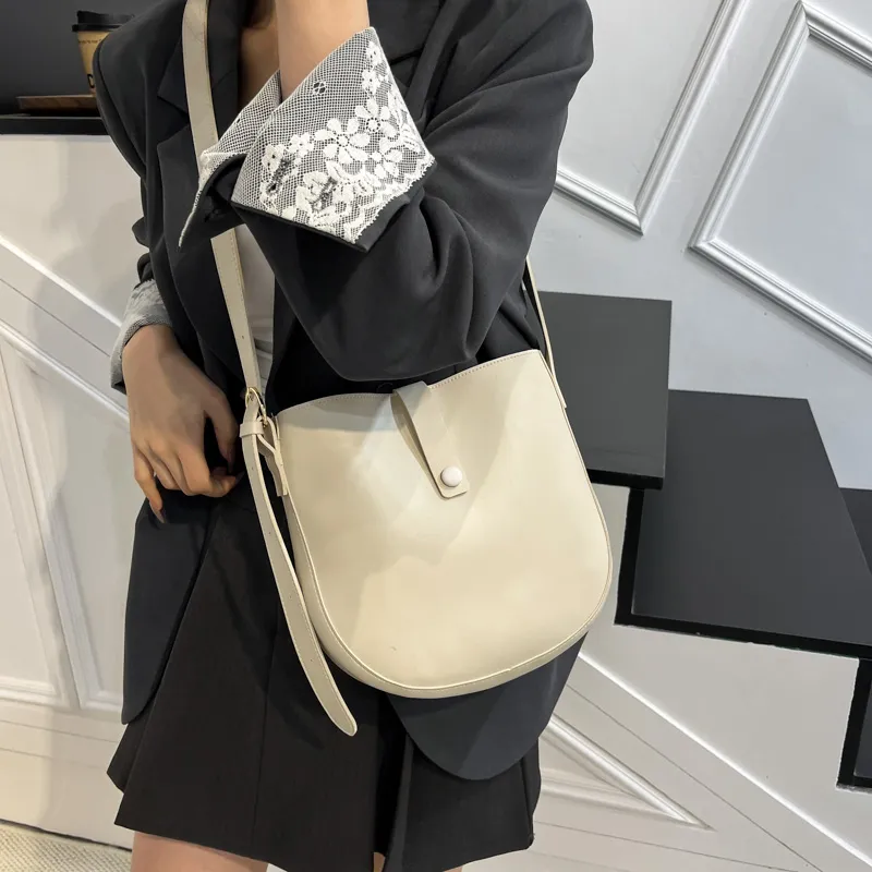 TOUTSEUL YOLO PU Shoulder Bag Women's White/Black/Light Brown/Dark Brown-1