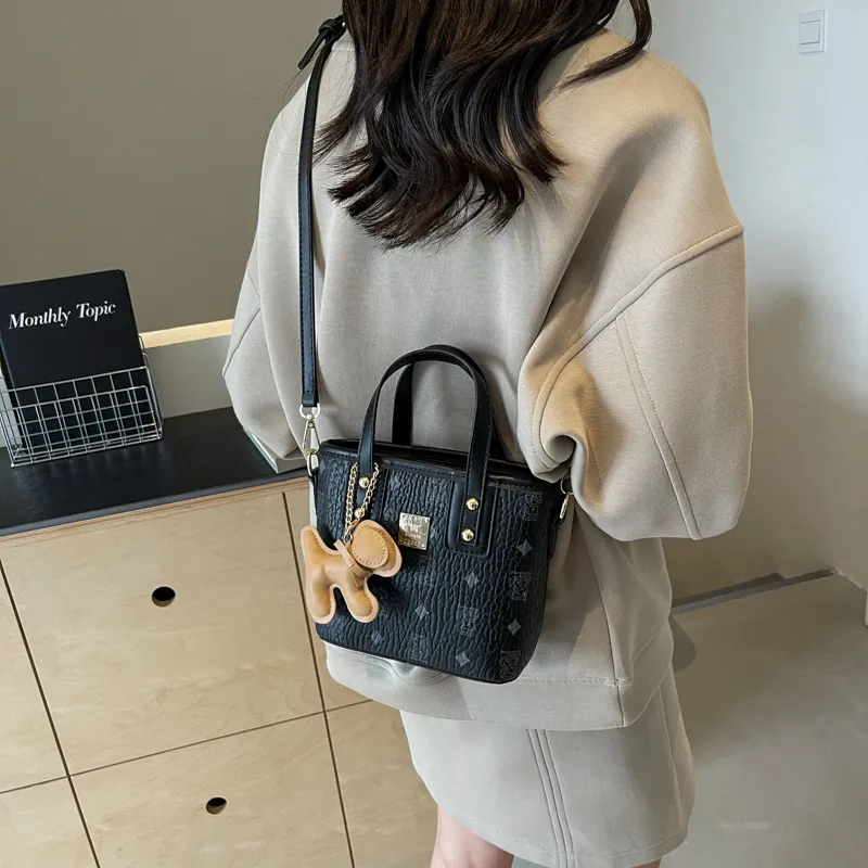 TOUTSEUL YOLO PU One Shoulder Handbag Women's Ecru/Black/Dark Brown/Pink-4