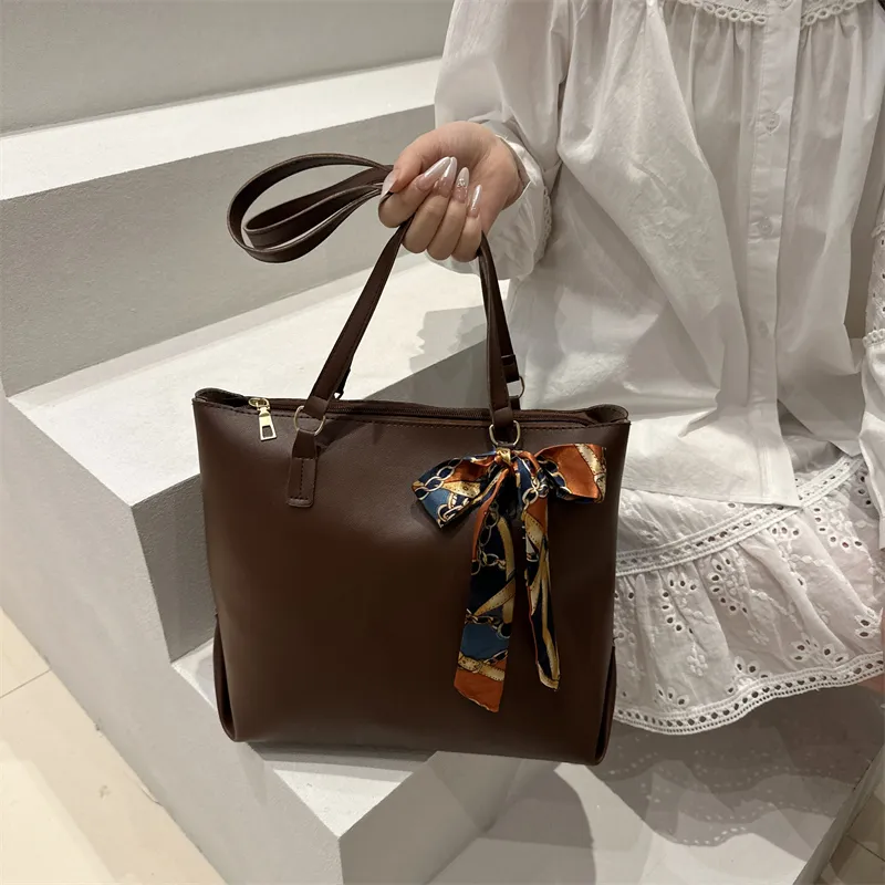 TOUTSEUL YOLO Pu Tote Bag, Shoulder Bag Regular Women's Black/Light Brown/Dark Brown-12