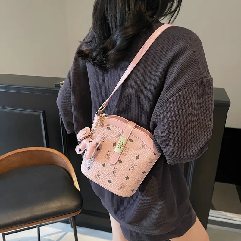 TOUTSEUL YOLO PU Shoulder Bag Women's White & Brown/White & Black/Black & Pink/Brown-17
