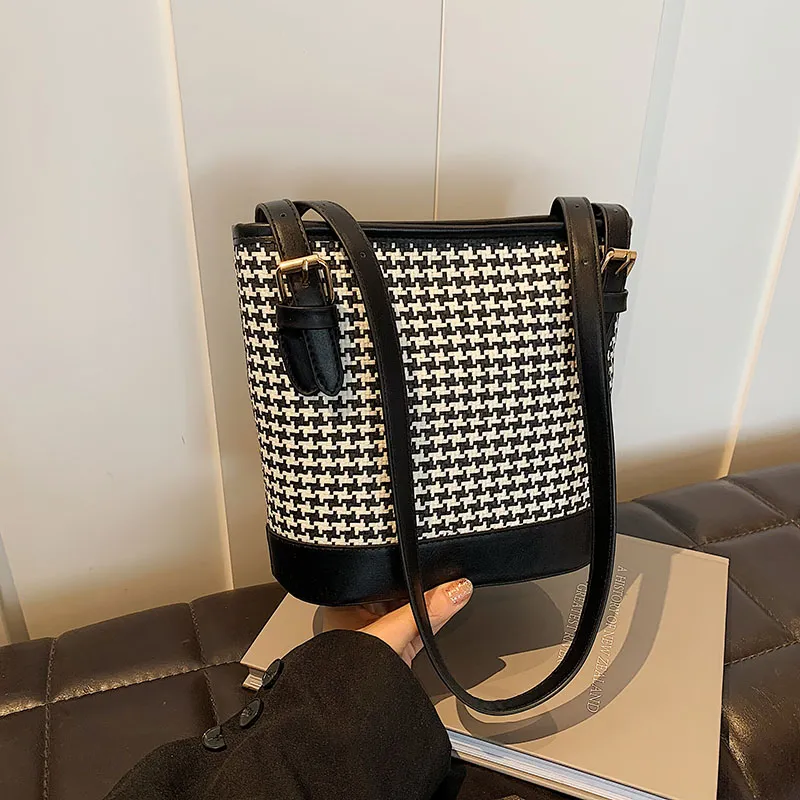 TOUTSEUL YOLO Straw Woven Shoulder Bag Women's Multicolor-29