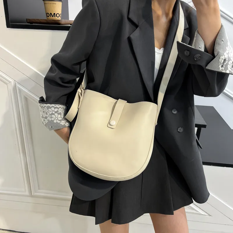 TOUTSEUL YOLO PU Shoulder Bag Women's White/Black/Light Brown/Dark Brown-4