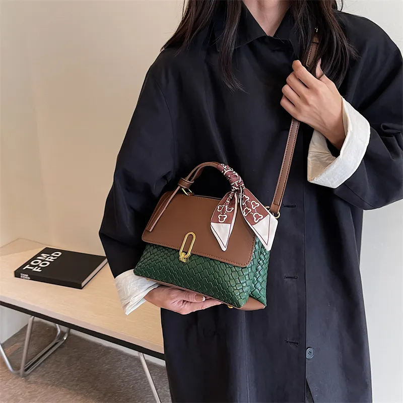 TOUTSEUL YOLO PU One Shoulder Handbag Regular Women's Black/Coffee & Brown & White/Coffee & Green-3