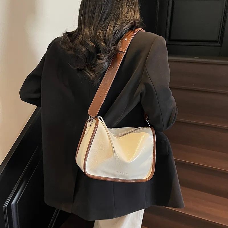 TOUTSEUL YOLO PU Shoulder Bag Regular Women's Black/Khaki/Brown/Ecru-5