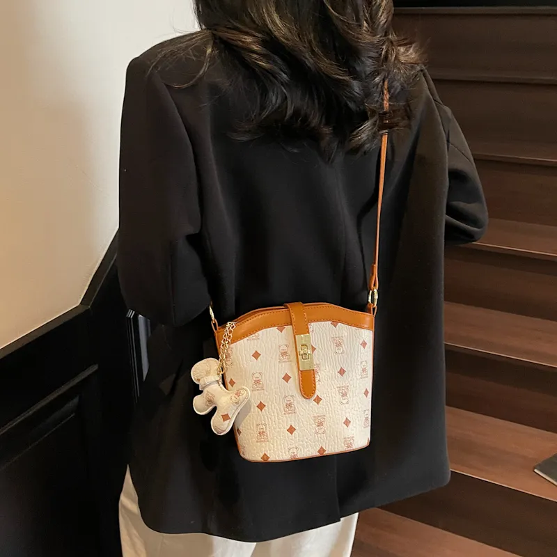TOUTSEUL YOLO PU Shoulder Bag Women's White & Brown/White & Black/Black & Pink/Brown-2