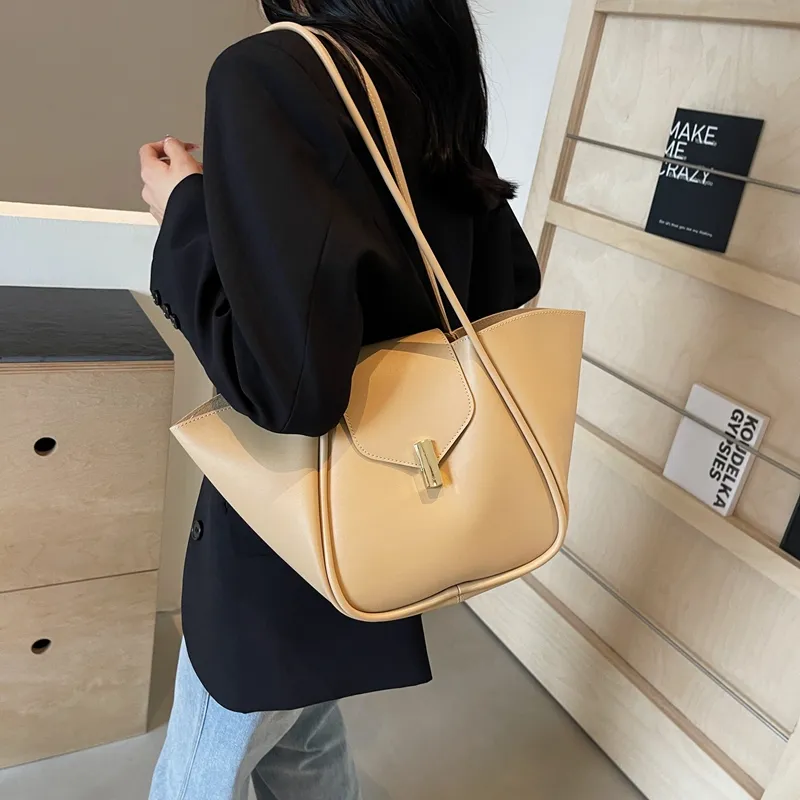 TOUTSEUL YOLO PU Shoulder Bag Women's Ecru/Black/Khaki/Coffee/Brown-13